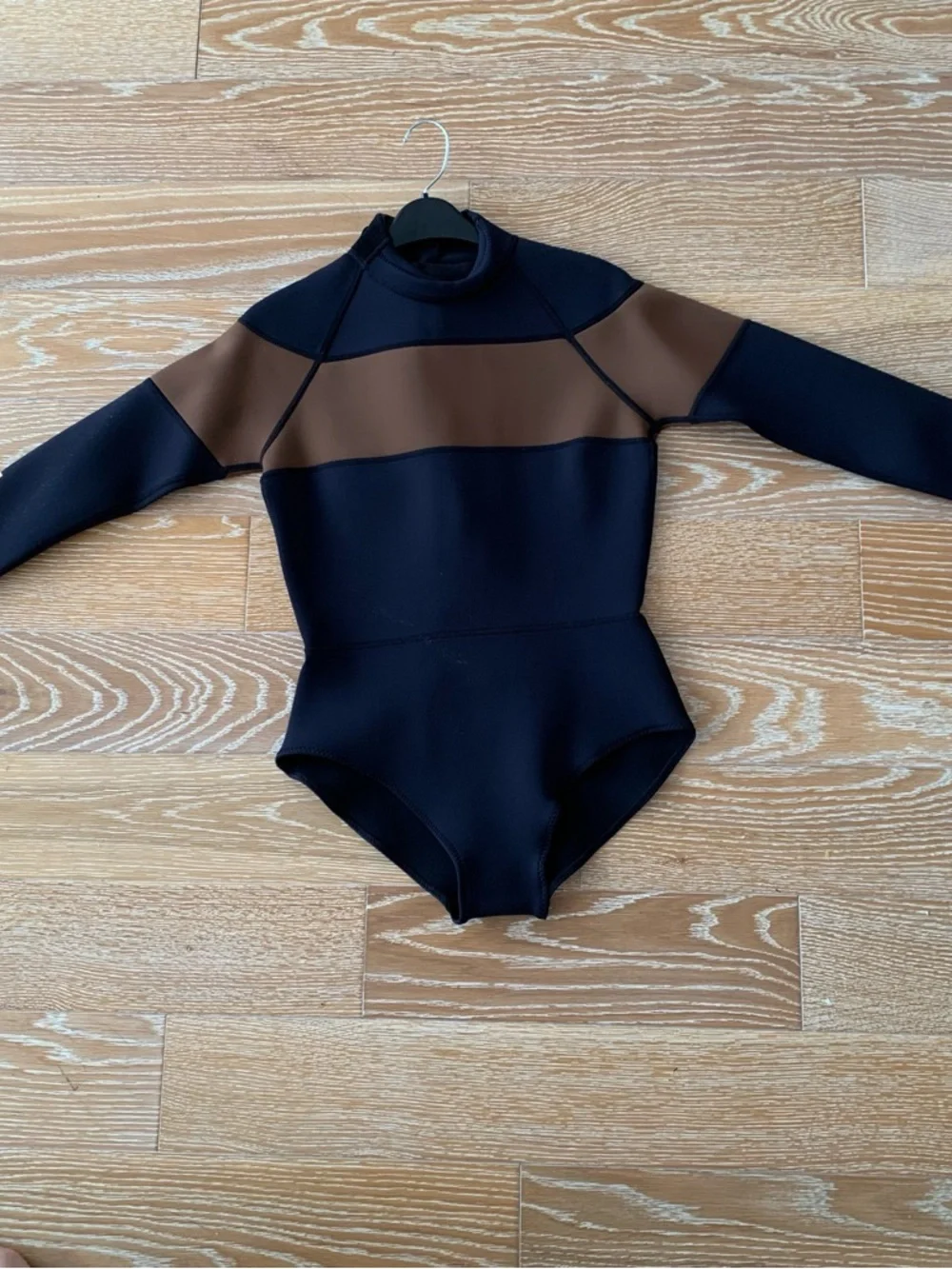 Cynthia Rowley Black and Brown Long-Sleeve One-Piece Wetsuit 2mm NWT - Picture 6 of 8